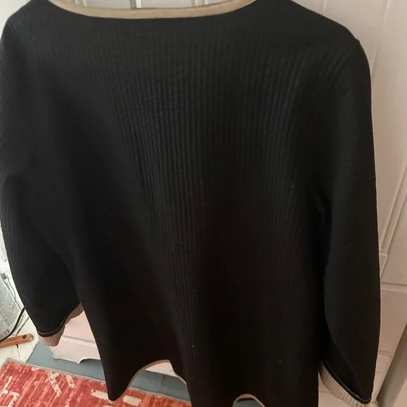 Elegant Black and Cream Women's Reversible Jacket, Quilted Button Closure EUC - Picture 7 of 8